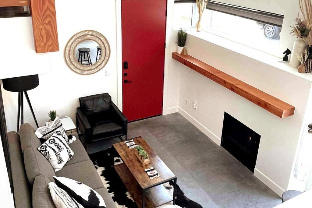 Brand New Upscale Home- Best Location! ホワイトフィッシュ エクステリア 写真