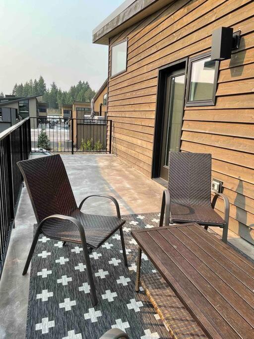 Brand New Upscale Home- Best Location! ホワイトフィッシュ エクステリア 写真