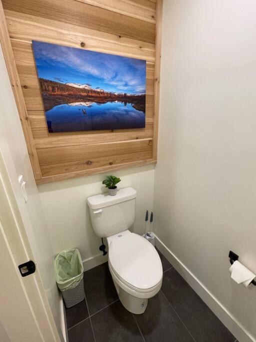 Brand New Upscale Home- Best Location! ホワイトフィッシュ エクステリア 写真